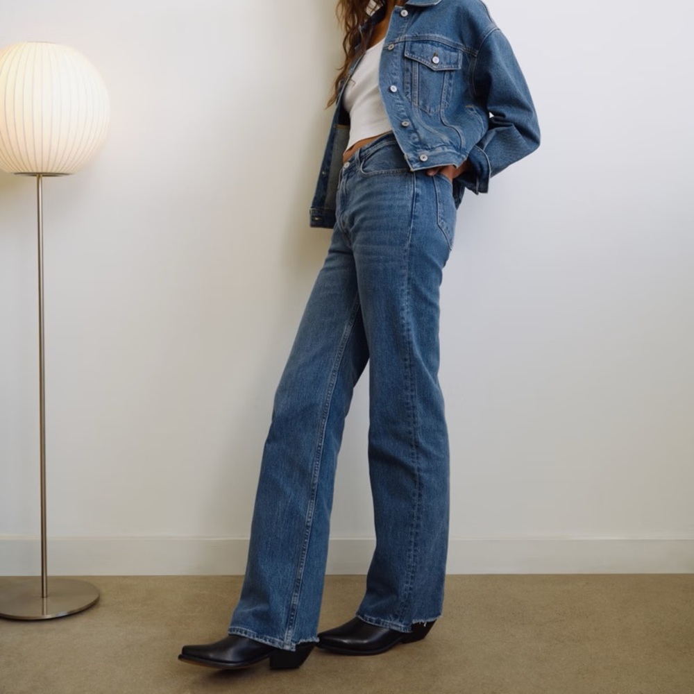 Abercrombie & Fitch High Rise 90s Relaxed Jean